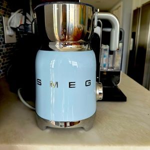 Smeg blue milk frother